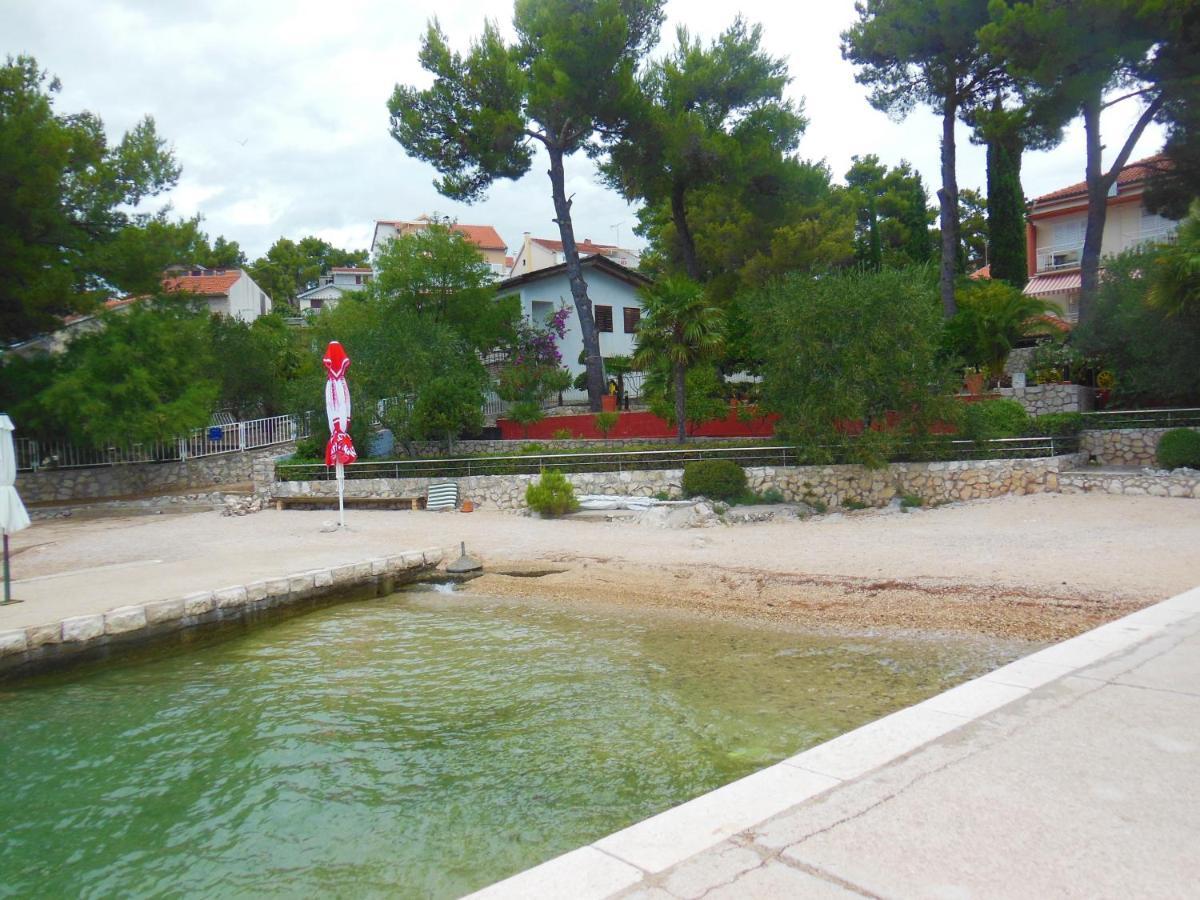 Holiday Home Oleander Zaboric Exterior foto