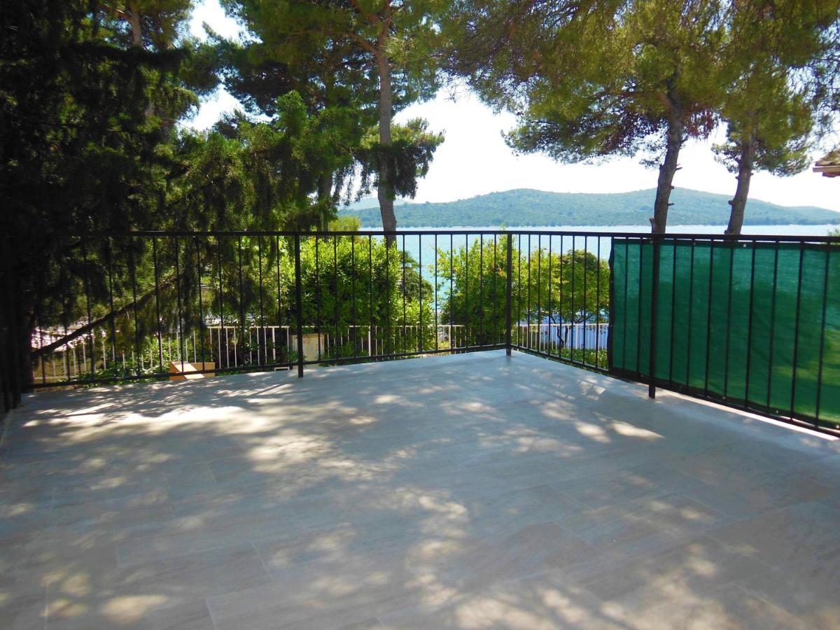 Holiday Home Oleander Zaboric Exterior foto